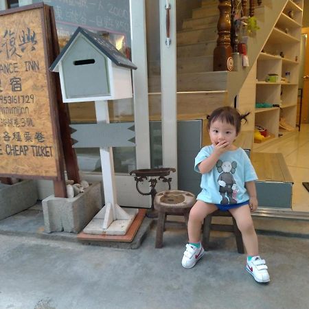 Renaissance Inn-Kenting Street Heng-ch'un Eksteriør bilde